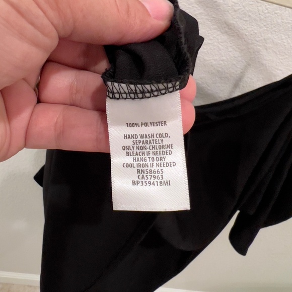 BP Black Cold Shoulder Top - Picture 5 of 5